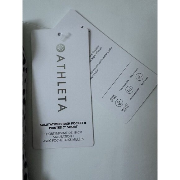 Athleta Salutation Stash Pocket II Printed 7” Short Size Small Animal Print NWT - Picture 6 of 7